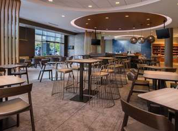 SpringHill Suites by Marriott Pittsburgh Southside Works - Pittsburgh, PA