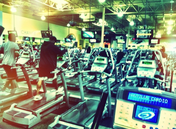 24 Hour Fitness - Aurora, CO