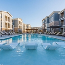 Tarzana Courtyard - Apartments