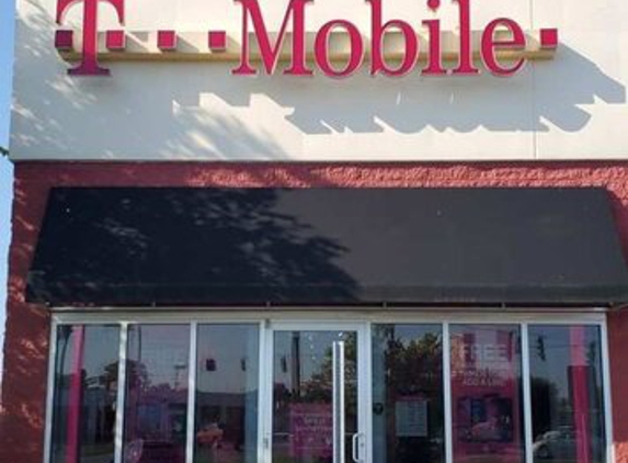 T-Mobile Indianapolis - Cell Phone Stores - Indianapolis, IN