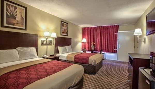 Econo Lodge - Tifton, GA