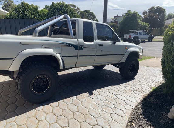 Reflex Automotive Engineering - Campbellfield, VIC. Hilux back thanks to reflex
