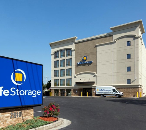 Life Storage - Decatur, GA