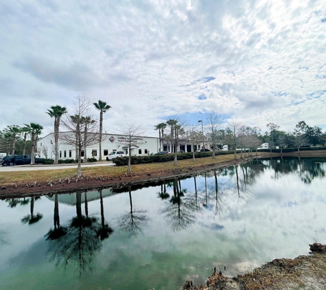 Cumberland International Trucks - Daytona Beach, FL