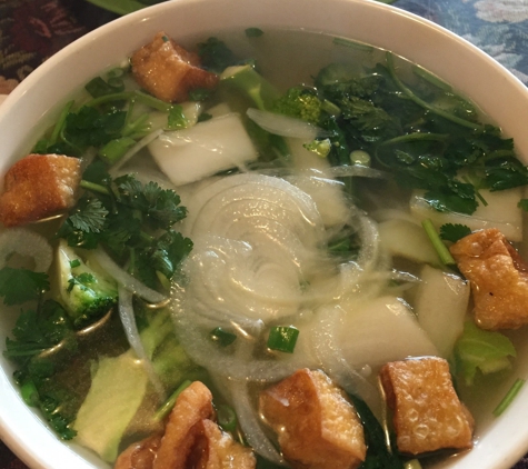 Que Huong Restaurant - Madison Heights, MI