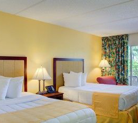 Hutchinson Island Plaza Hotel & Suites - Fort Pierce, FL