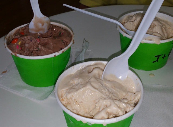 Nitrogen Ice Cream - Miami Springs, FL