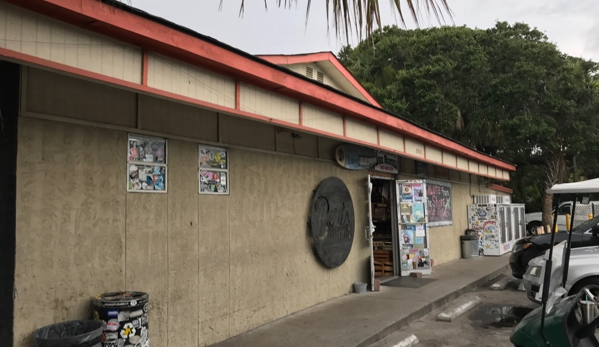 Berts Market - Folly Beach, SC