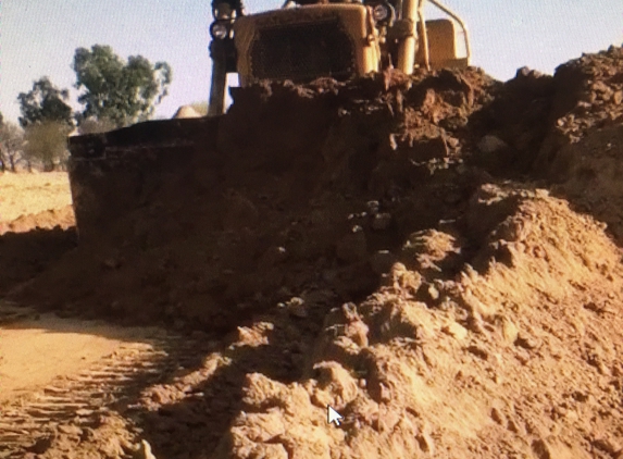 Bailey excavation and dump truck hauling - Saint Joseph, MO