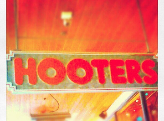 Hooters - Phoenix, AZ