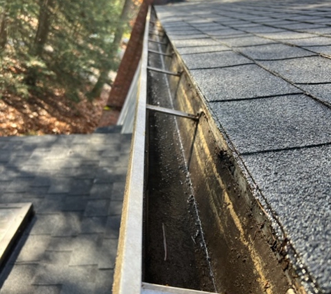 Pure Pro Gutter Cleaning LLC - East Windsor, CT. Pure Pro Gutter Cleaning, Enfield, CT, cleangutterclean.com

