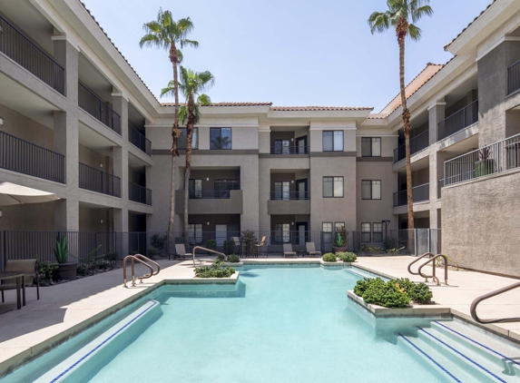 Camden Copper Square Apartments - Phoenix, AZ