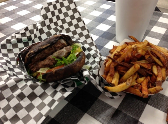 Wholly Cow Burgers - Austin, TX