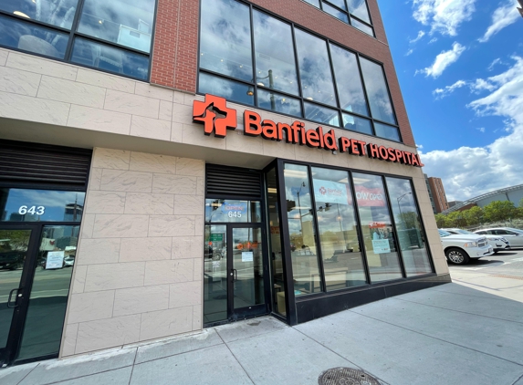 Banfield Pet Hospital - Chicago, IL