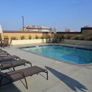 Best Western Plus Taft Inn - Taft, CA