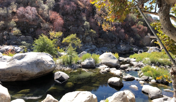 Gateway Restaurant & Lodge - Three Rivers, CA