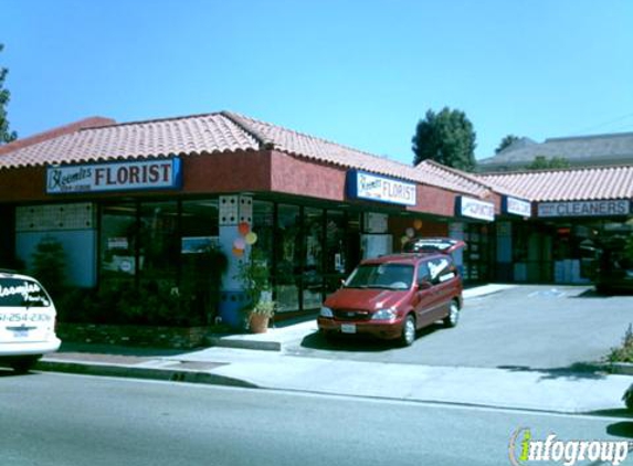 Bloomies Florist - Newhall, CA