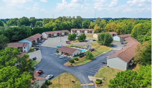 Country Club Apartments - Mooresville, NC