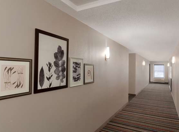 Country Inns & Suites - Chippewa Falls, WI