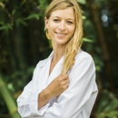 Flora Freeauf L.Ac, Dakine Hands Acupuncture - Acupuncture