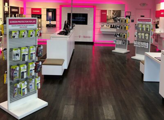 T-Mobile - Apple Valley, CA