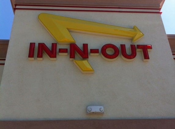 In-N-Out Burger - Signal Hill, CA