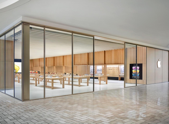 Apple Store - Mclean, VA