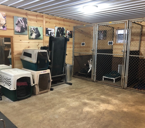 Ri Lee Kennels - Oconto Falls, WI. Drying crates