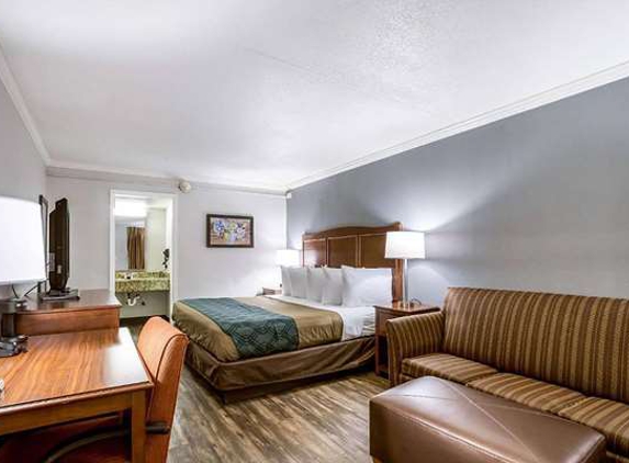 Travelodge by Wyndham Canton/Livonia Area, MI - Canton, MI