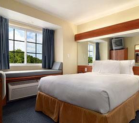 Microtel Inn & Suites by Wyndham Huntsville - Huntsville, AL