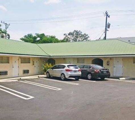 Queens Lodge Motel - Apartments - West Palm Beach, FL