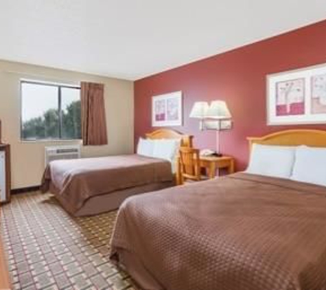 Super 8 by Wyndham Chester/Richmond Area - Chester, VA