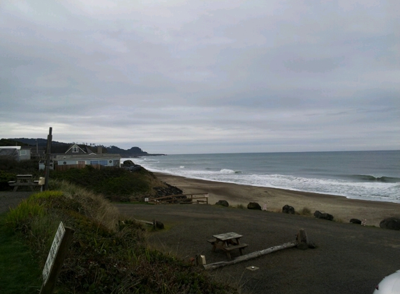 Sea and Sand RV Park - Depoe Bay, OR