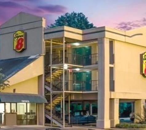 Super 8 - Williamsburg, VA