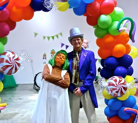 Balloonogram.com - Chicago, IL. Willy Wonka and Oompa Loompa