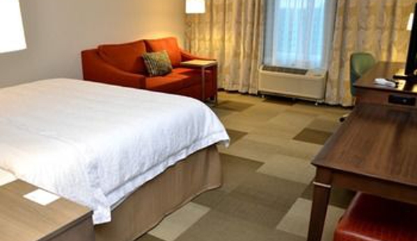 Hampton Inn & Suites Deland - Deland, FL