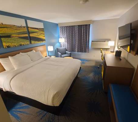 Days Inn By Wyndham Johnson Creek - Johnson Creek, WI