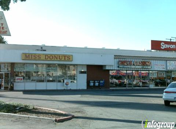 Miss Donuts - Reseda, CA