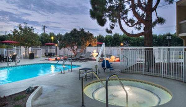 Courtyard by Marriott - Oxnard, CA