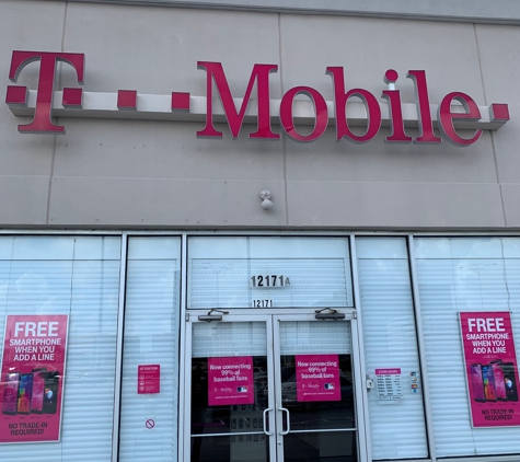 T-Mobile Authorized Retailer - Houston, TX