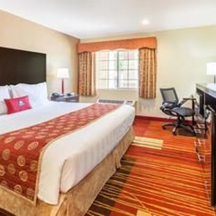 Days Inn by Wyndham Arlington - Arlington, TX