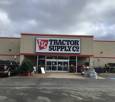 Tractor Supply Co - Farmington, AR