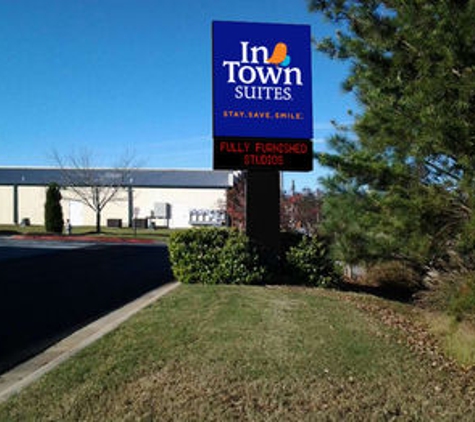 InTown Suites - Cumming, GA