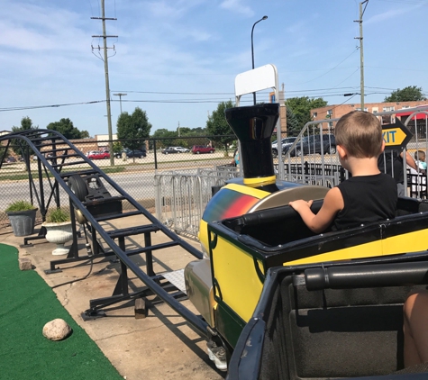 Haunted Trails Family Entertainment Center - Burbank, IL