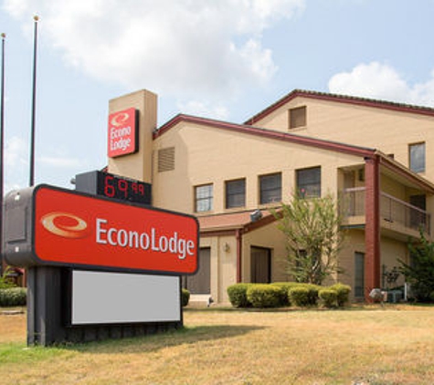 Econo Lodge - College Station, TX