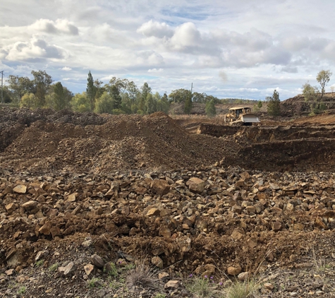 McKinlay's Earthmoving Pty Ltd - Pittsworth, QLD