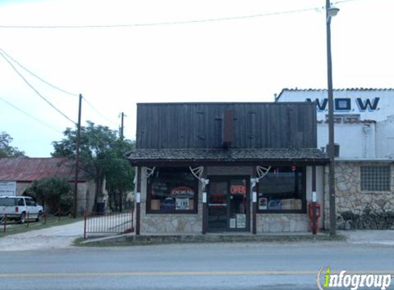 J & S Liquor Store - Bandera, TX