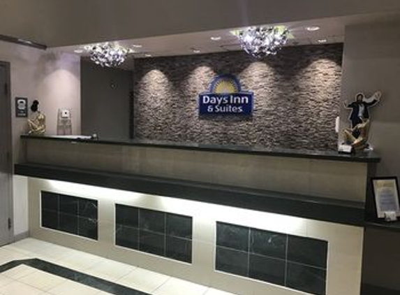 Days Inn & Suites by Wyndham Fort Myers Near JetBlue Park - Fort Myers, FL