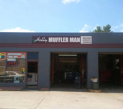 Muffler Man of Holly - Holly, MI