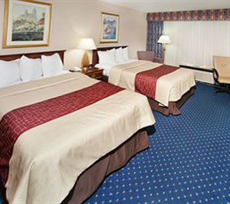 Red Roof Inn - Knoxville, TN